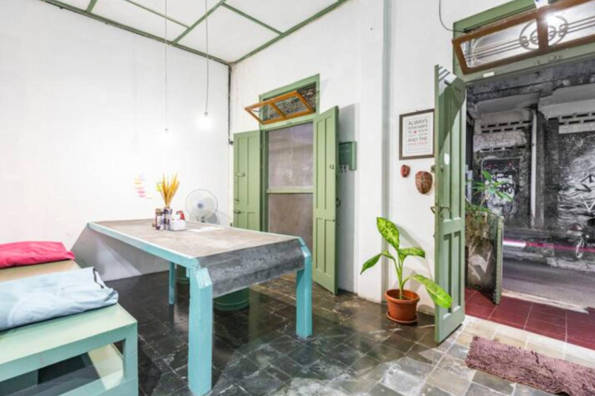 Yogyakarta Bnb Malioboro Экстерьер фото