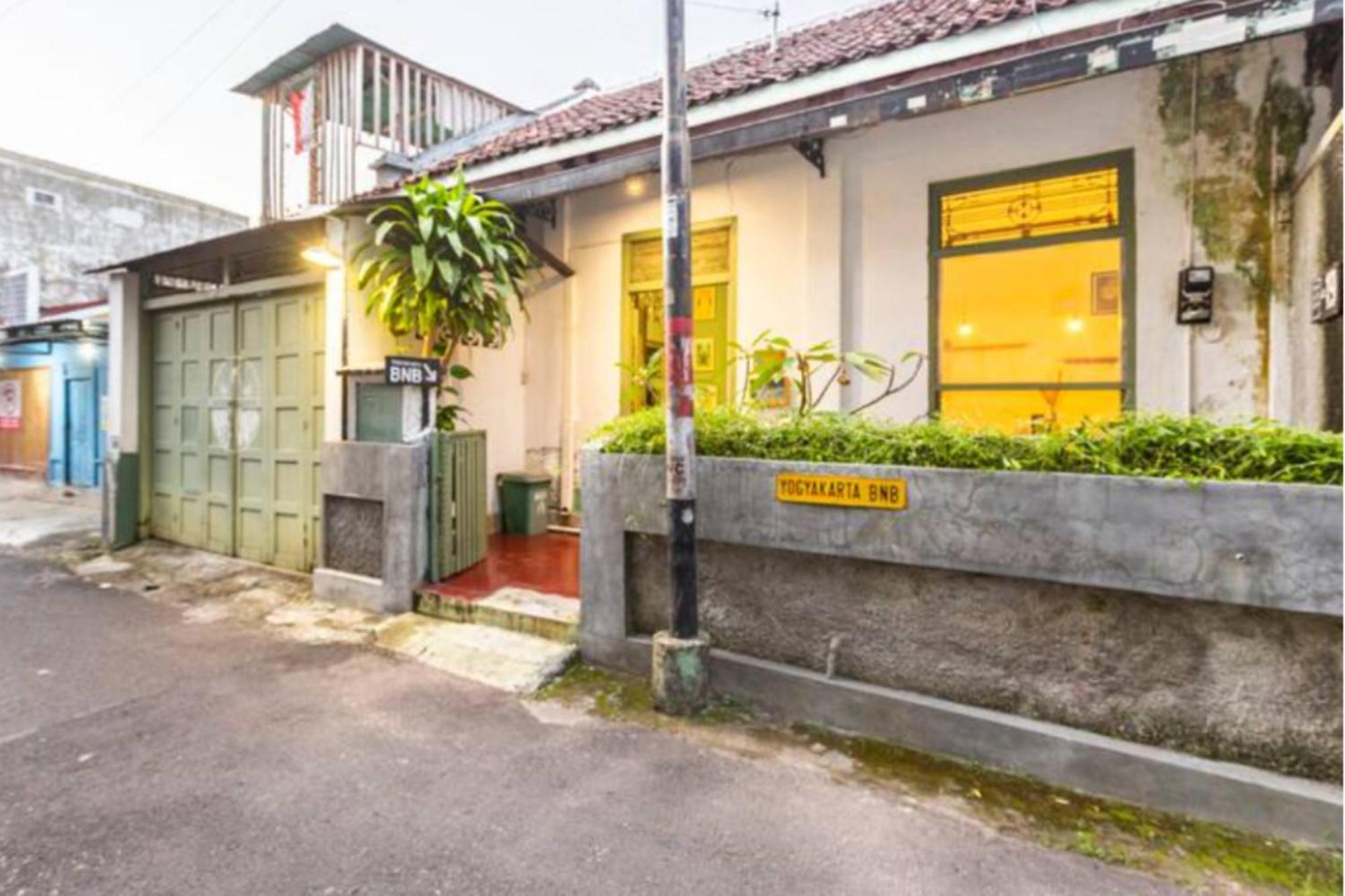 Yogyakarta Bnb Malioboro Экстерьер фото